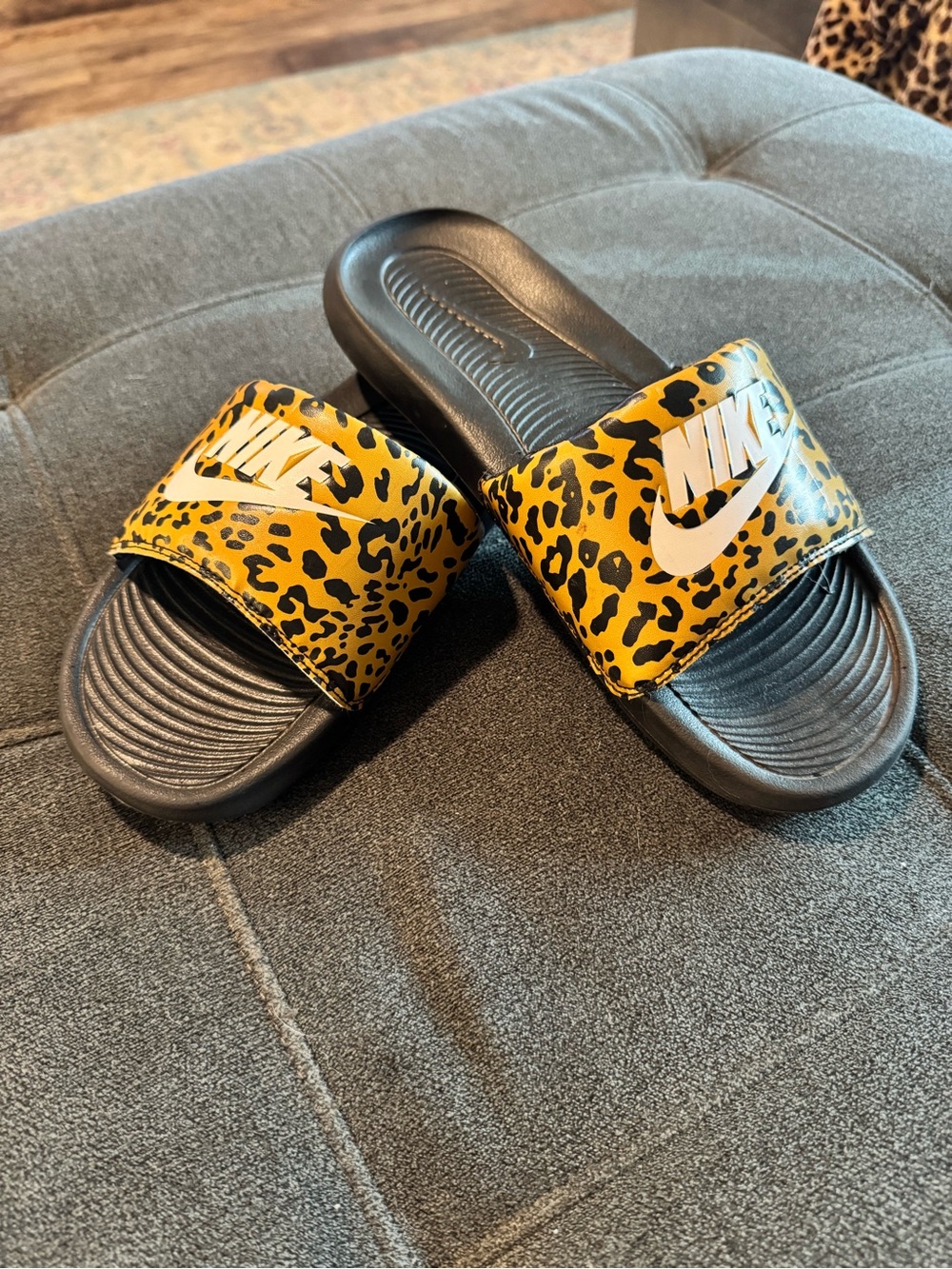 Nike Women’s 9 Victori One Slide Leopard Animal Print Sandals CN9676-700